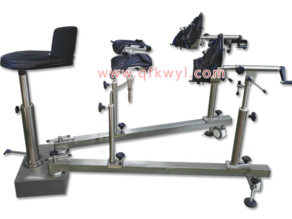 綜合手術(shù)臺(tái)13